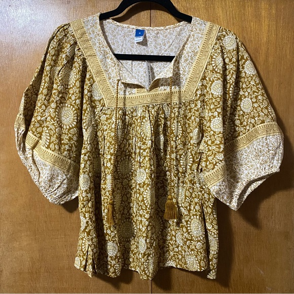 Old Navy Split Neck Blouse - Picture 4 of 9